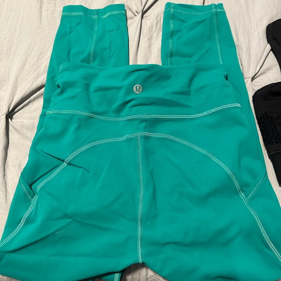 Lululemon invigorate leggings - Picture 2 of 2